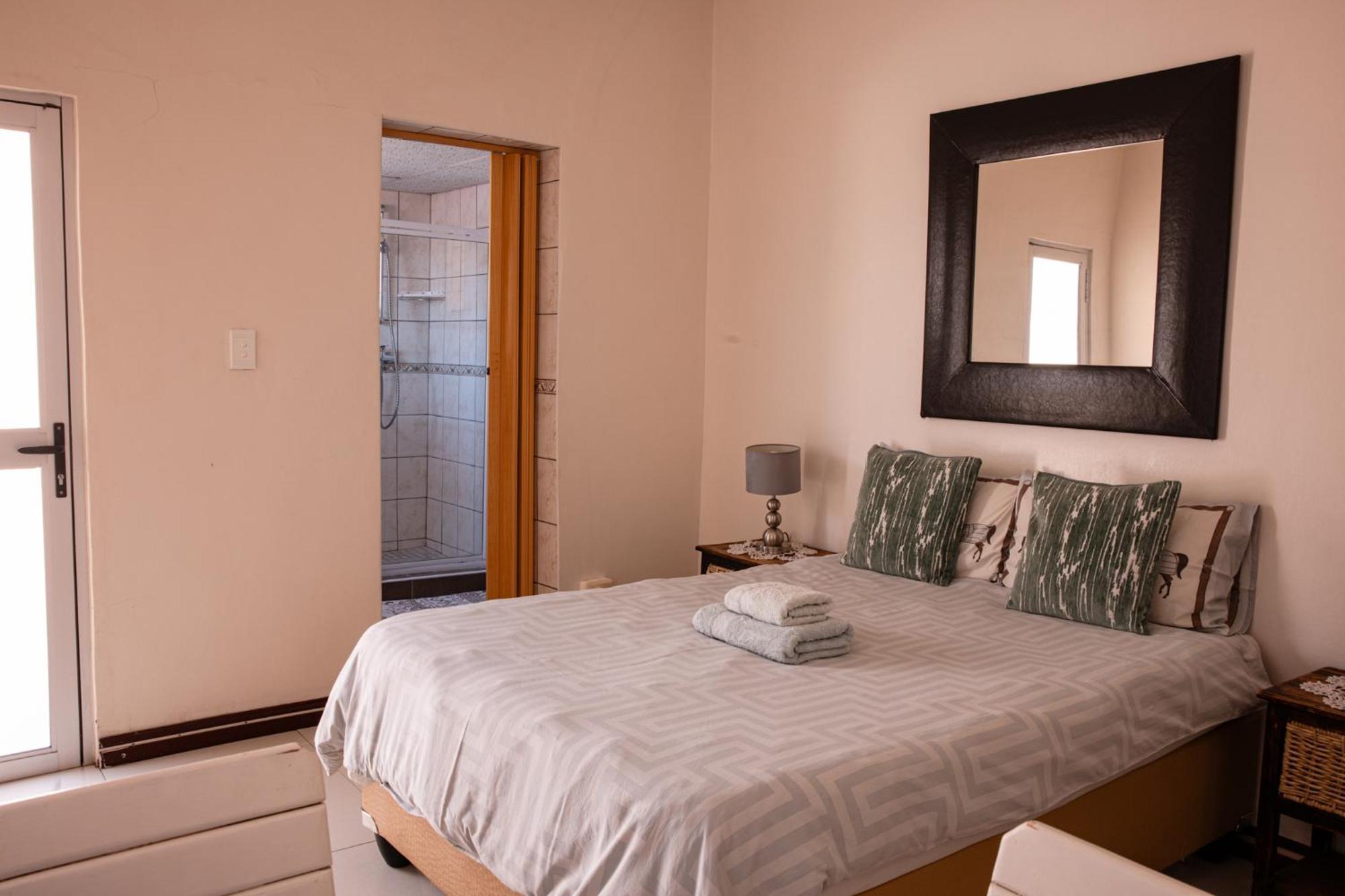 Emerald Bed&Breakfast Виндхук Экстерьер фото