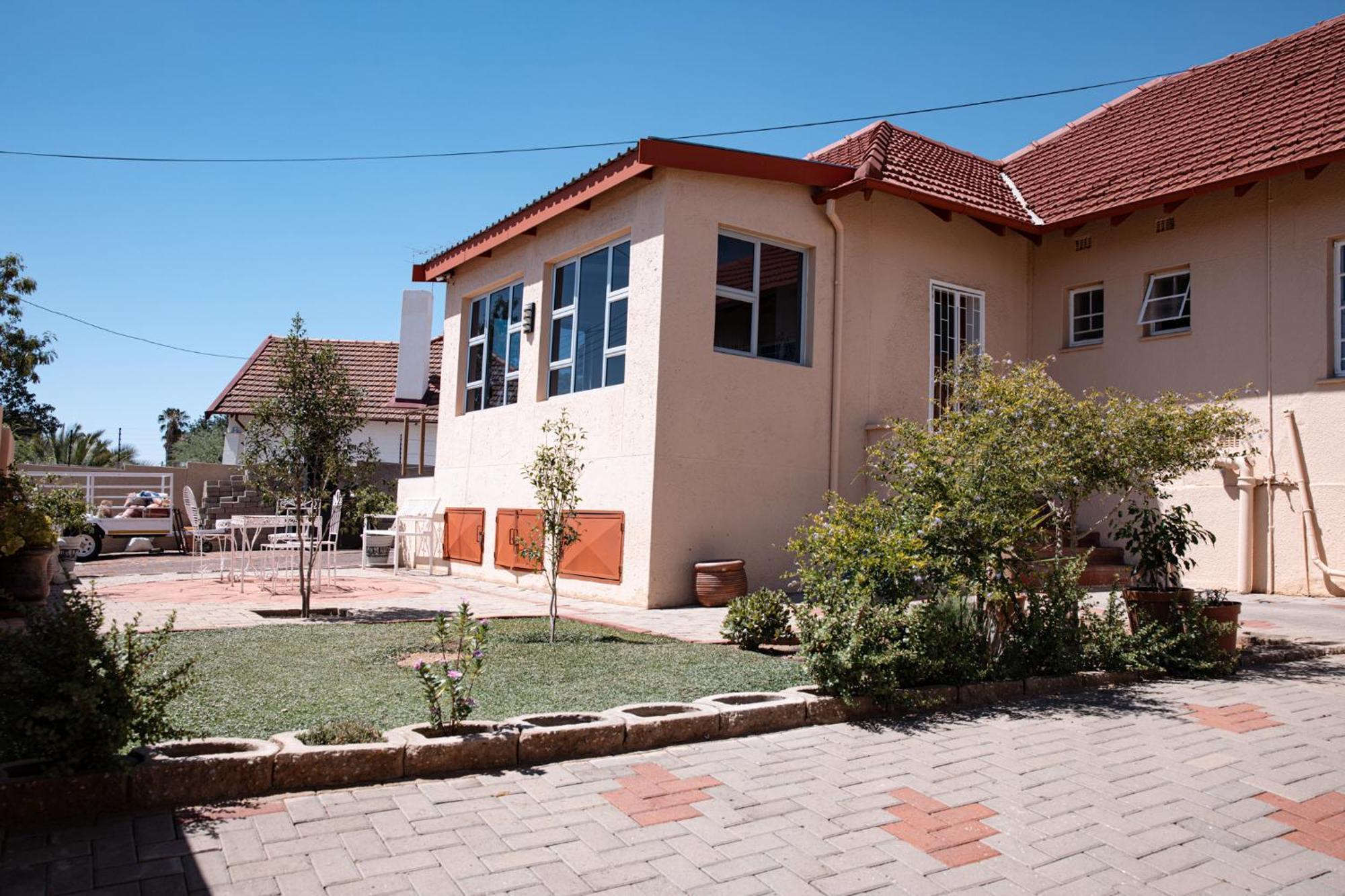 Emerald Bed&Breakfast Виндхук Экстерьер фото